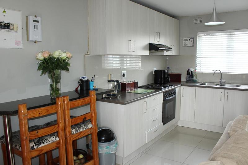 2 Bedroom Property for Sale in Goodwood Park Western Cape